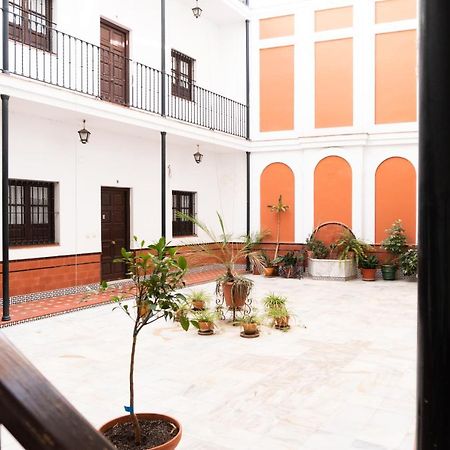 Muy Centrico Apto. En Tipico Patio Sevillano Exterior photo