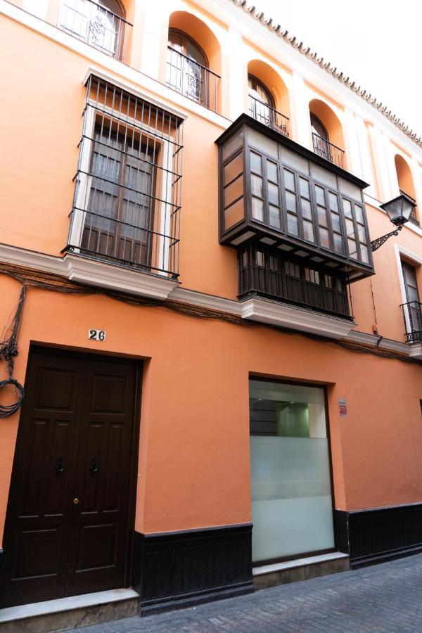 Muy Centrico Apto. En Tipico Patio Sevillano Exterior photo